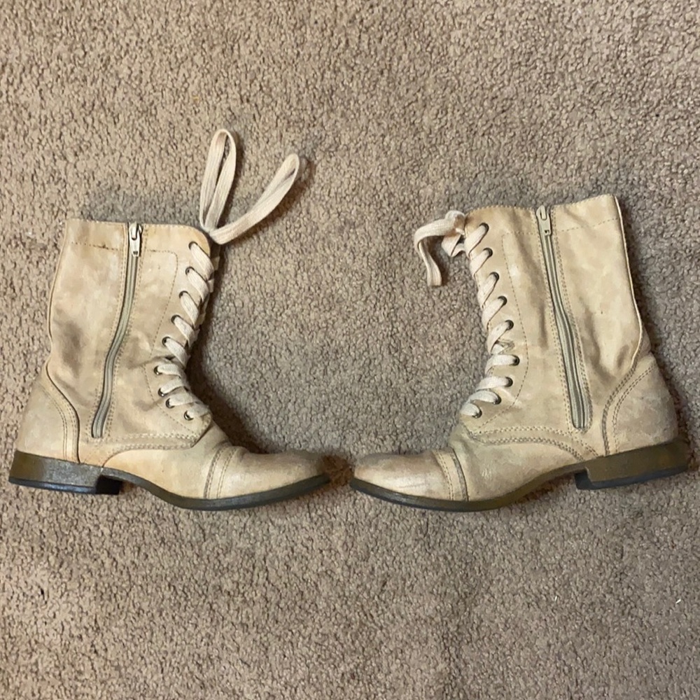 Combat boots